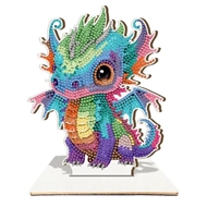 1 stående drage. 15 x 18,5 cm.